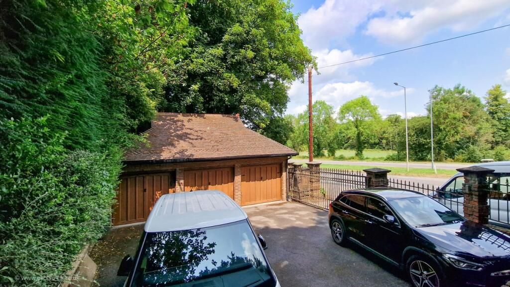 Property photo 2 of 23 Photo