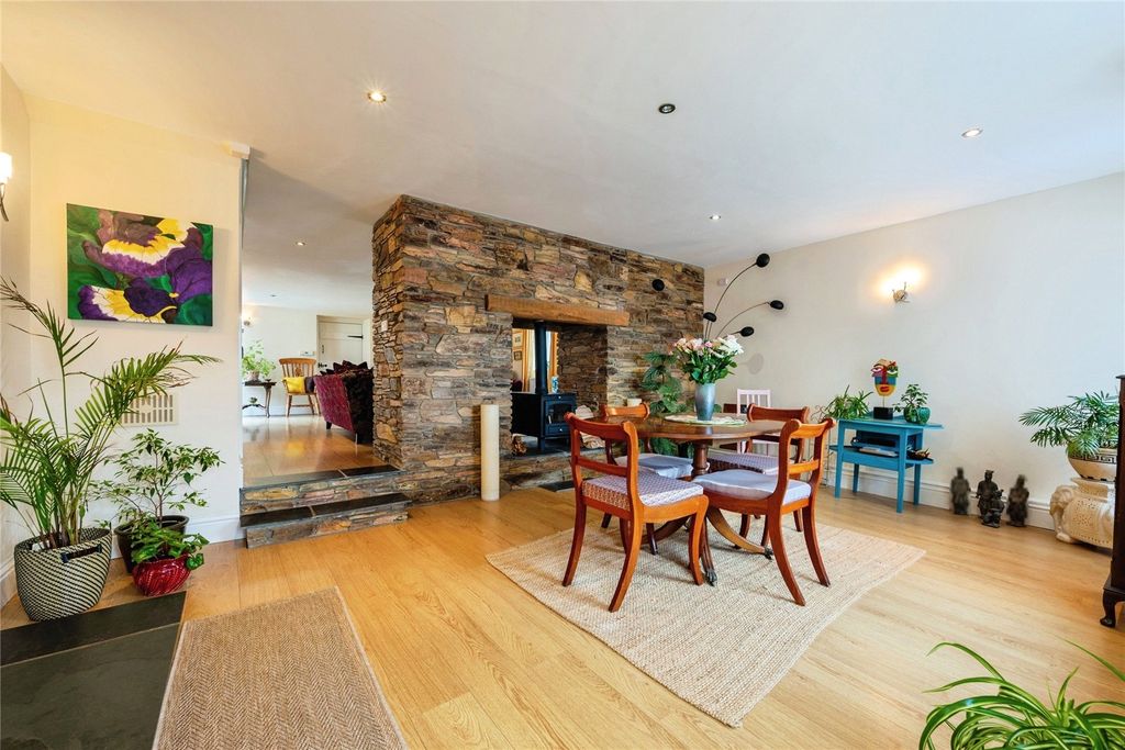 Property photo 2 of 27 Picture No. 28
