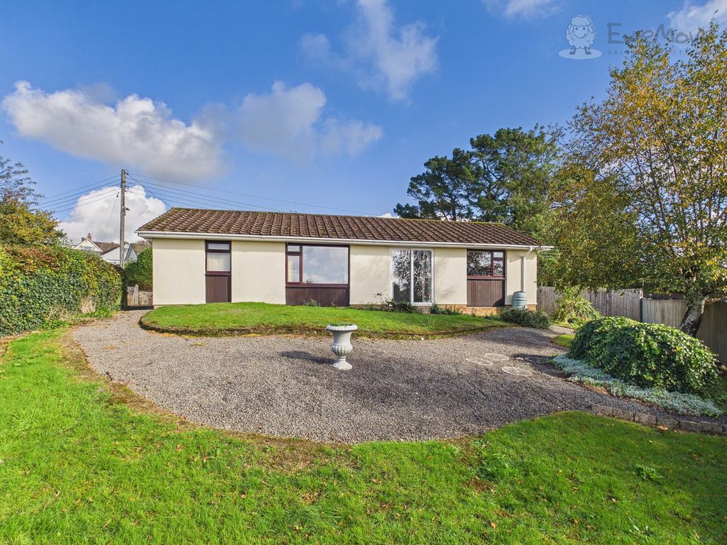 Property photo 1 of 16 Ewemove South Molton - West Park