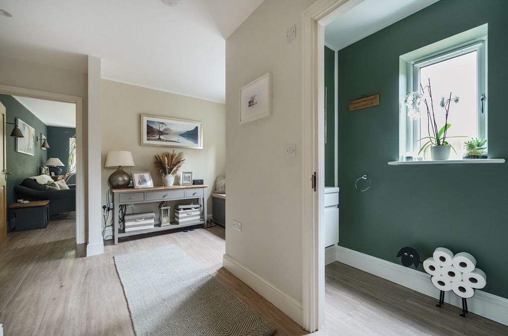 Property photo 3 of 24 1334950-17-6894Ac...