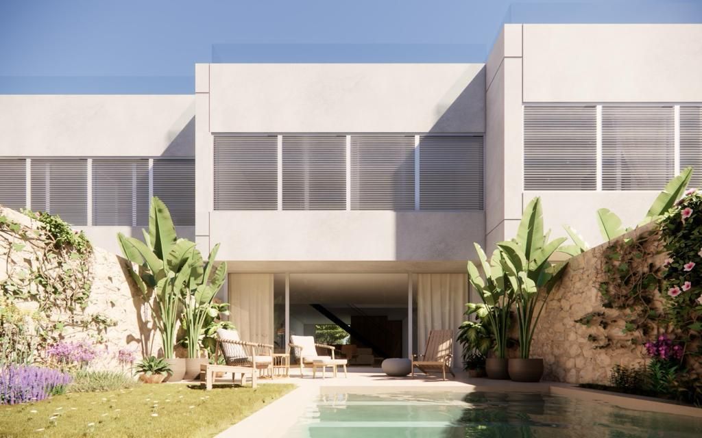 Property photo 1 of 20 Pool And Exterior (3)