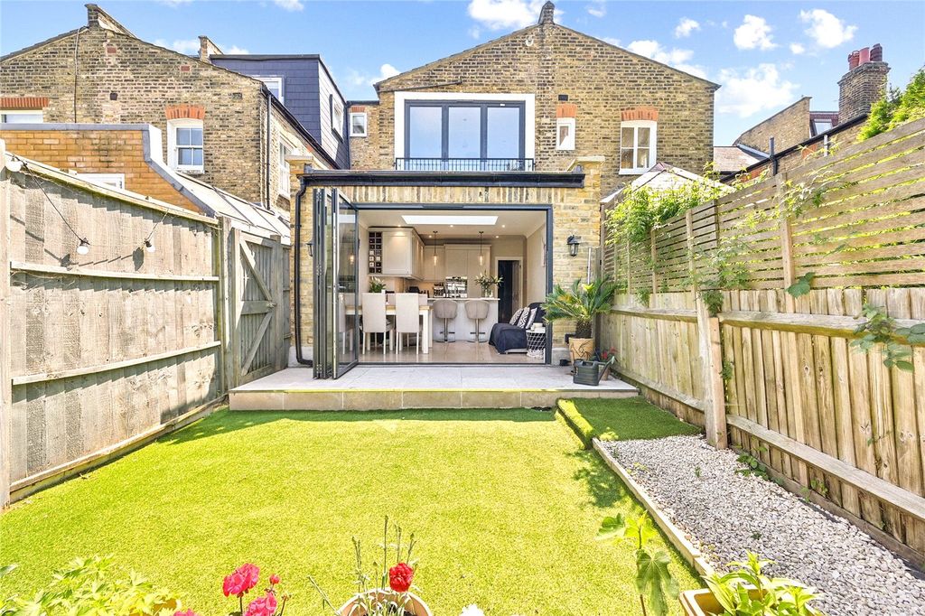 Property photo 1 of 10 Garden