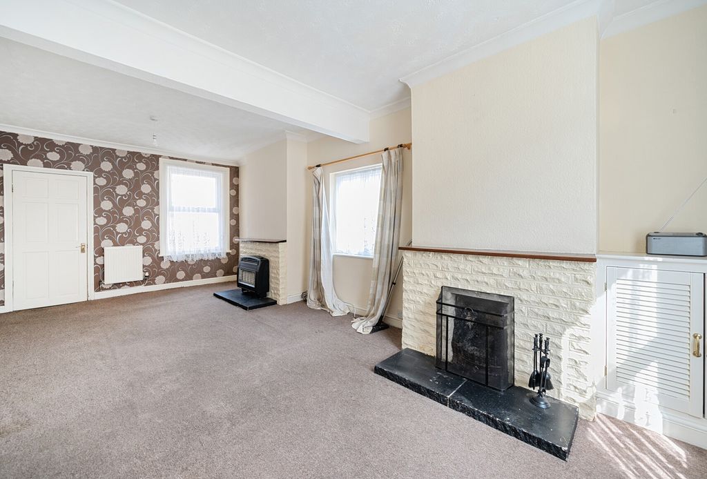 Property photo 2 of 18 1302958-19-683F1c...