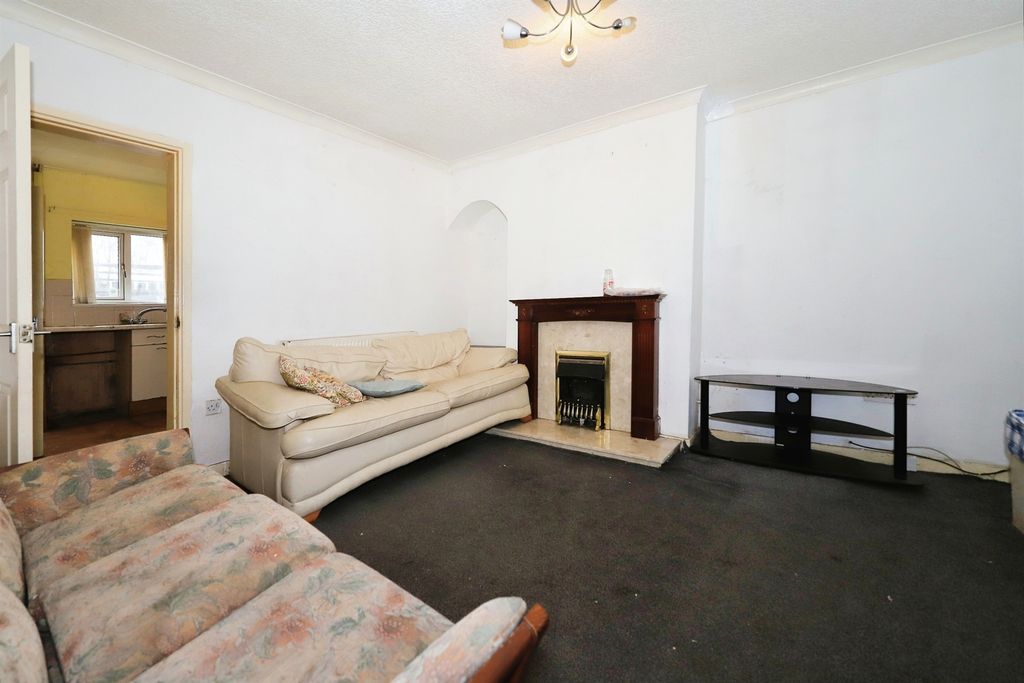 Property photo 2 of 12