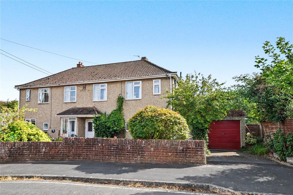 Property photo 1 of 28 Picture No. 04