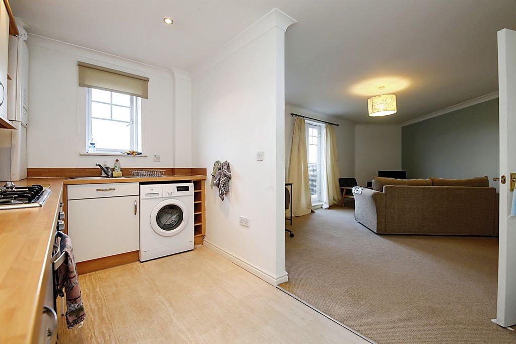 Property photo 2 of 8