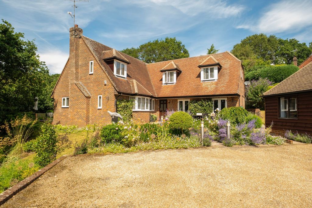 Property photo 1 of 32