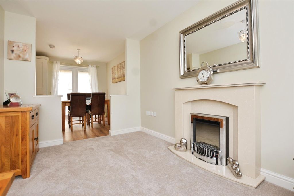 Property photo 3 of 14 Living Room