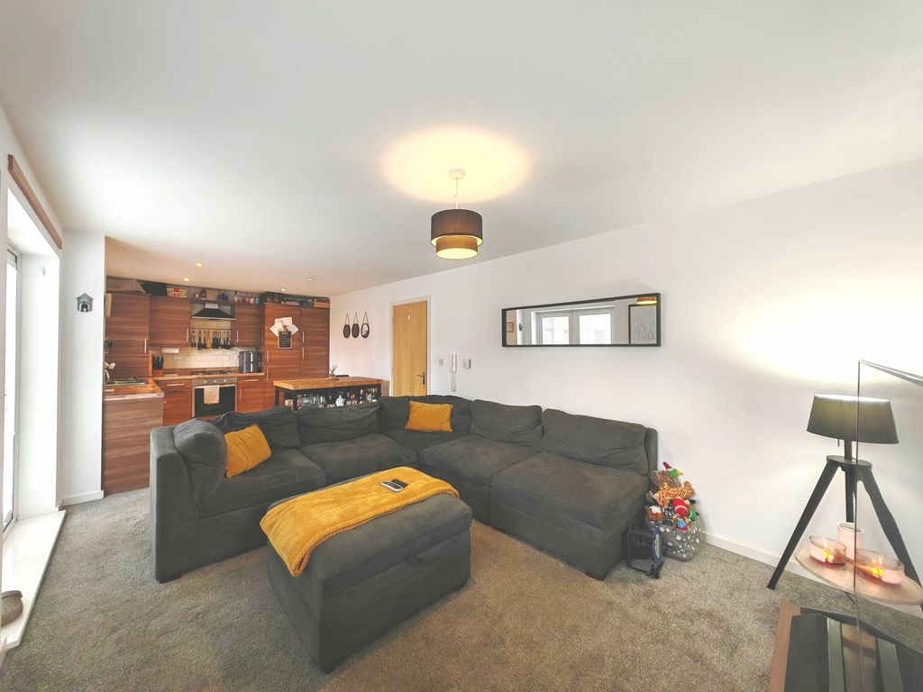 Property photo 2 of 22