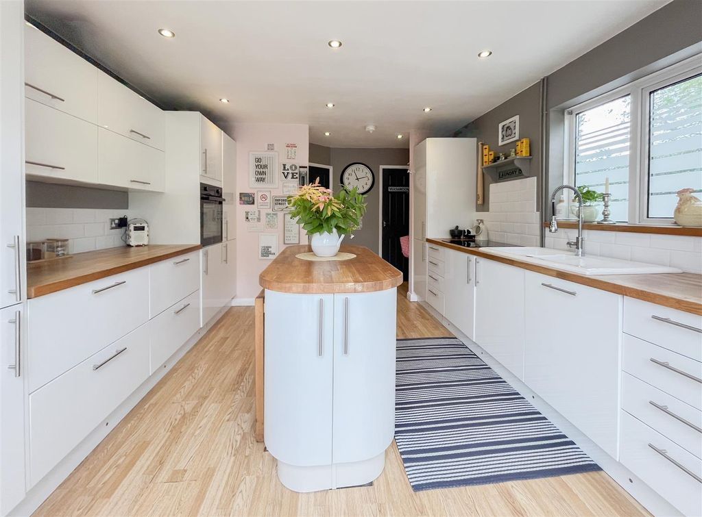 Additional image 6 of 3 bed semi-detached house for saleCherwell Road, Heathfield TN21