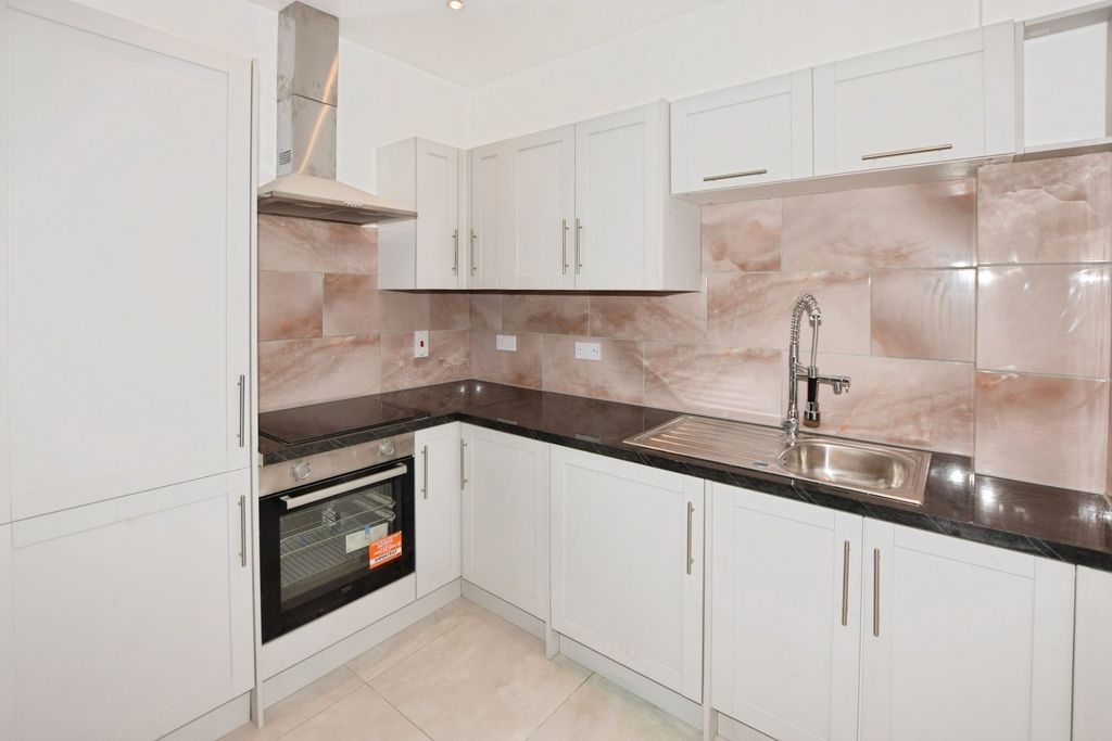 Property photo 2 of 14 Picture No. 02