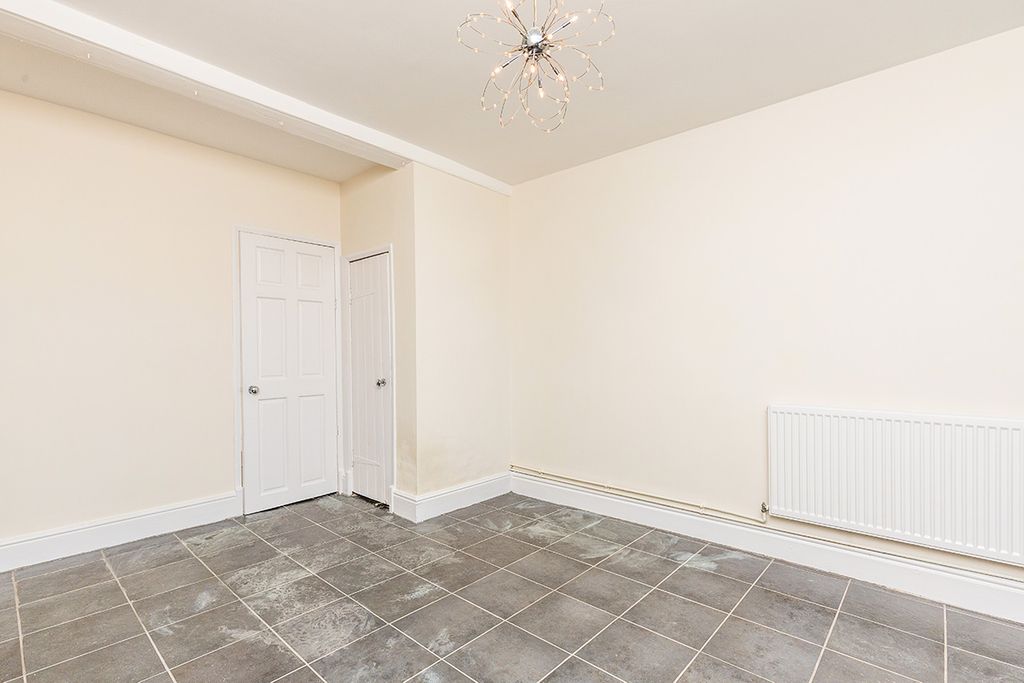 Property photo 2 of 9 Lounge