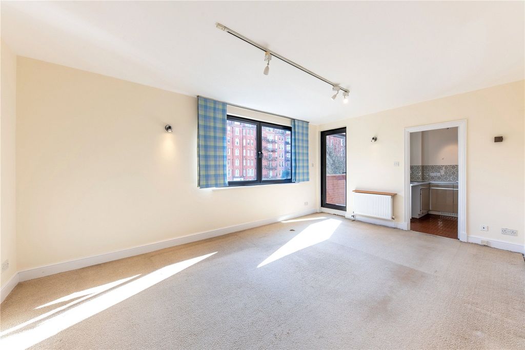 Property photo 3 of 10 Reception Room