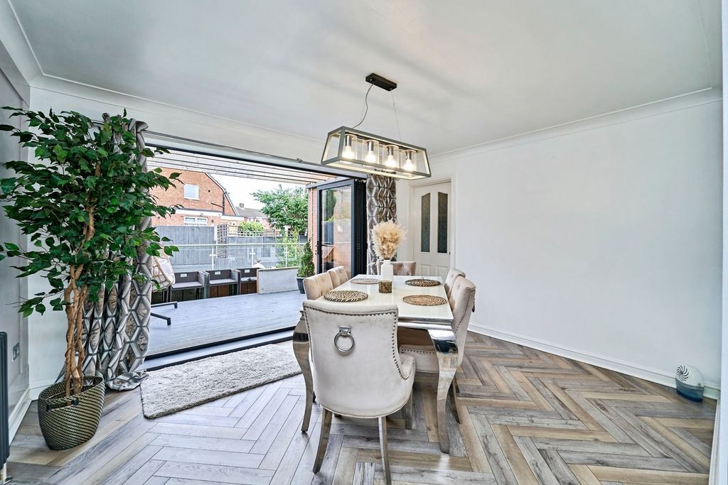 Property photo 1 of 16 Photo