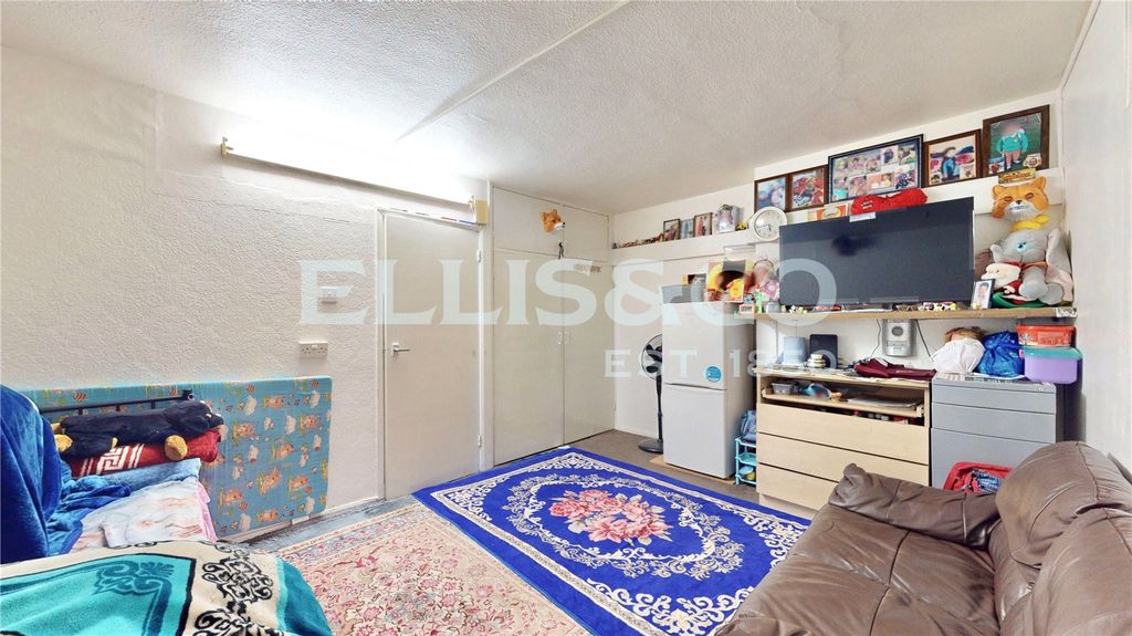 Property photo 2 of 9 Picture No. 37