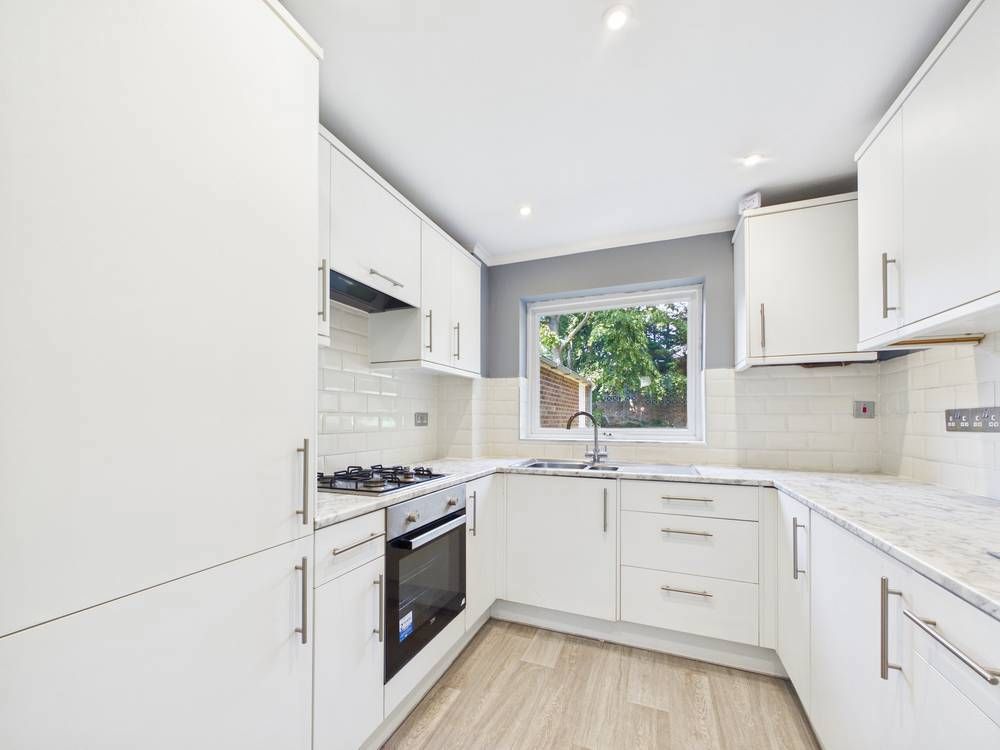 Property photo 2 of 15 Giraffe360-Still001