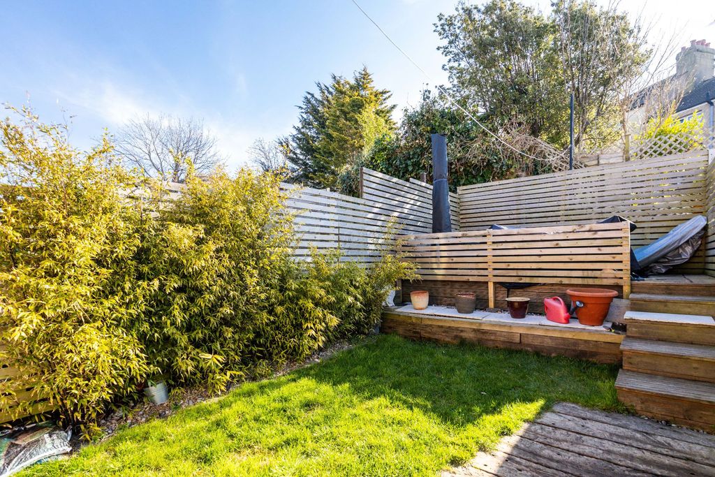 Property photo 3 of 24