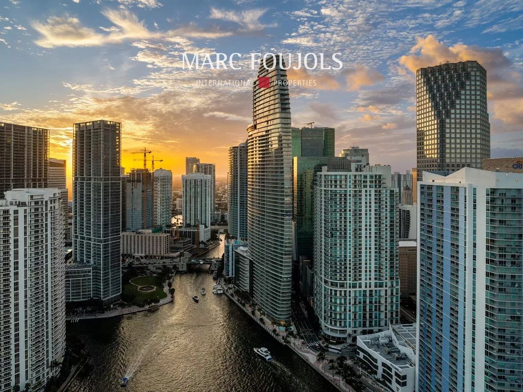 Property photo 1 of 22 Miami - Aston Martin Residences - Water View