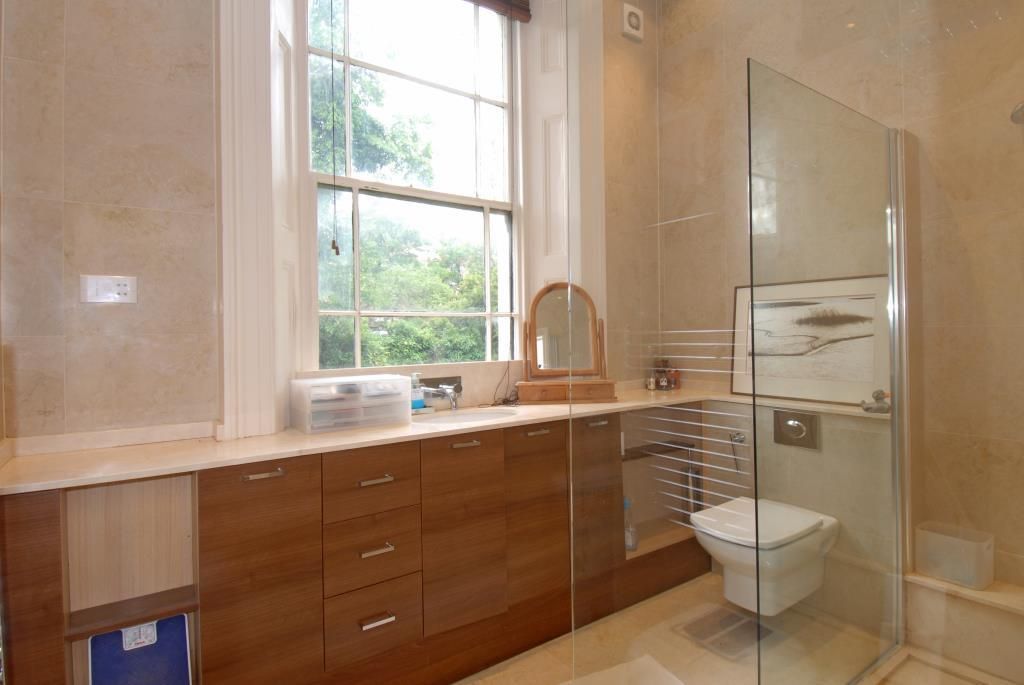 Property photo 3 of 8 Internal View