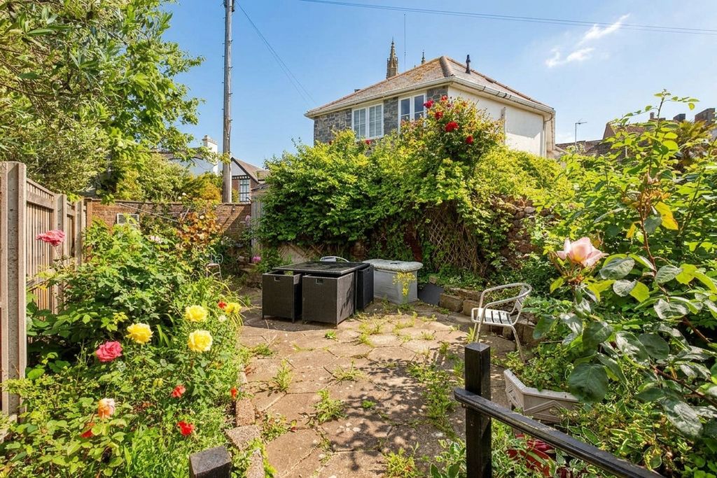 Property photo 3 of 15
