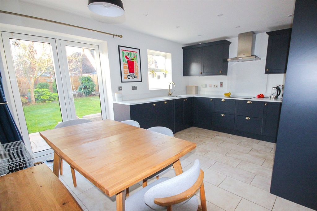 Property photo 2 of 25 Picture No. 04