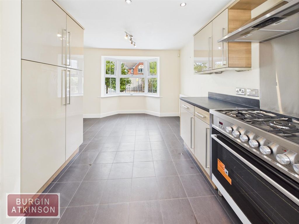Property photo 2 of 33 Cam01619G0-Pr0152-Still011.Jpg