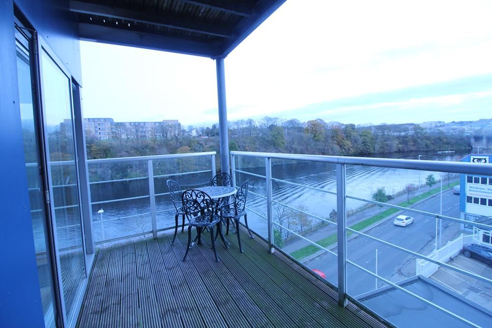 Property photo 2 of 11 Balcony