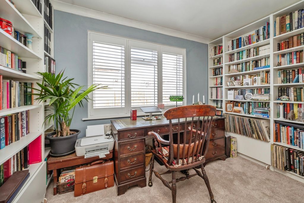 Property photo 3 of 19 Pbox-Img.Jpg