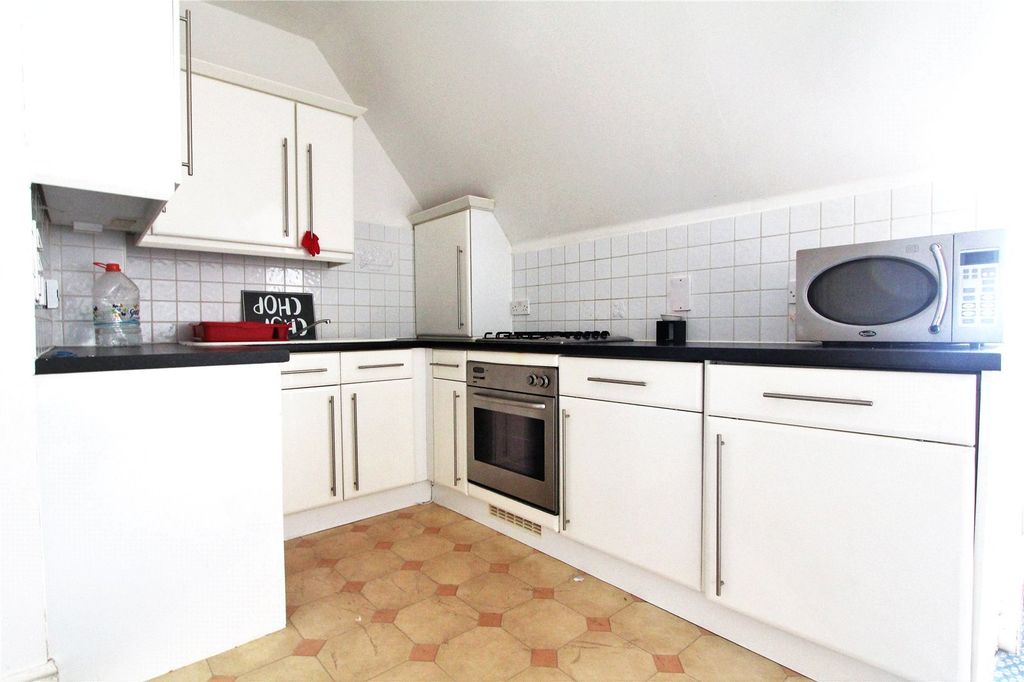 Property photo 2 of 12 Picture No. 31