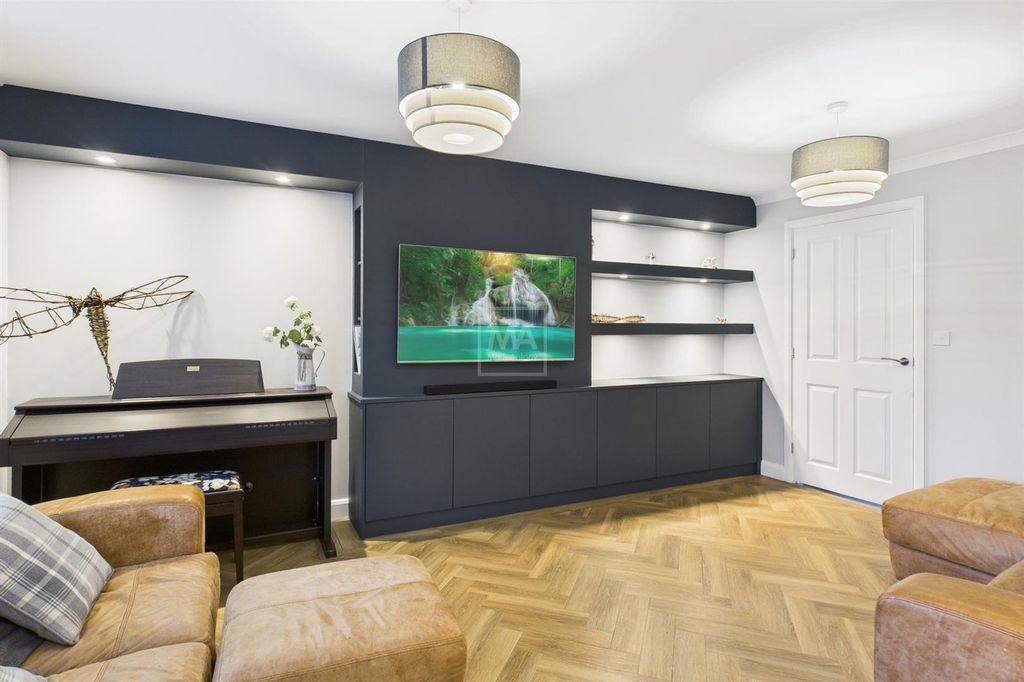 Property photo 2 of 19