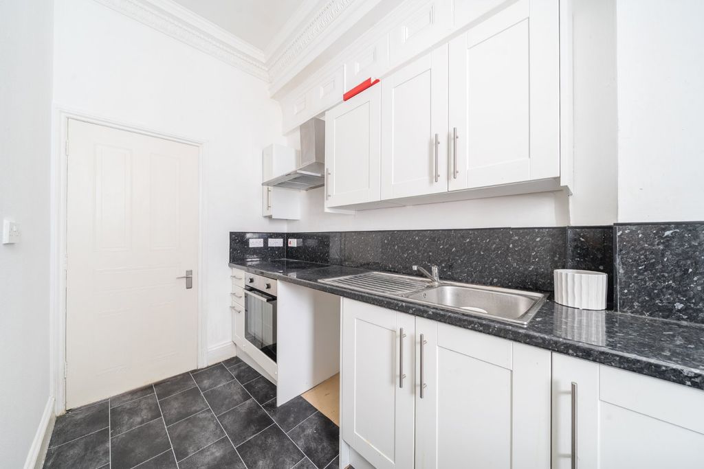 Property photo 2 of 10 Picture No. 06
