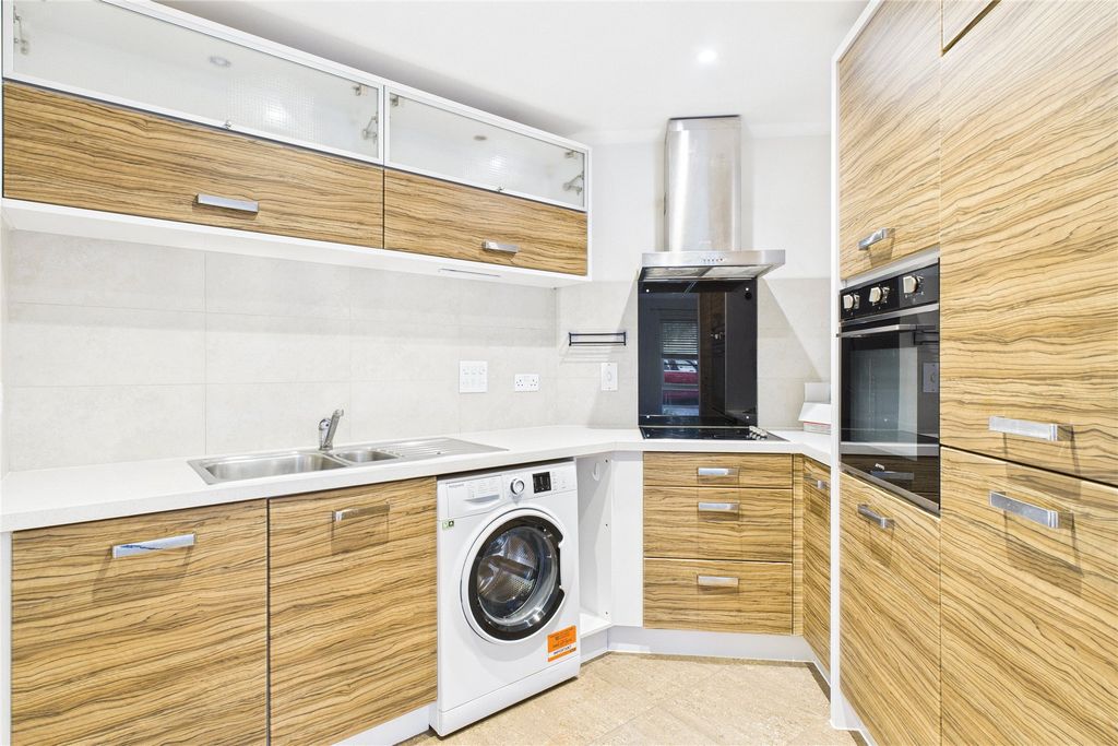 Property photo 3 of 7 Picture No. 02