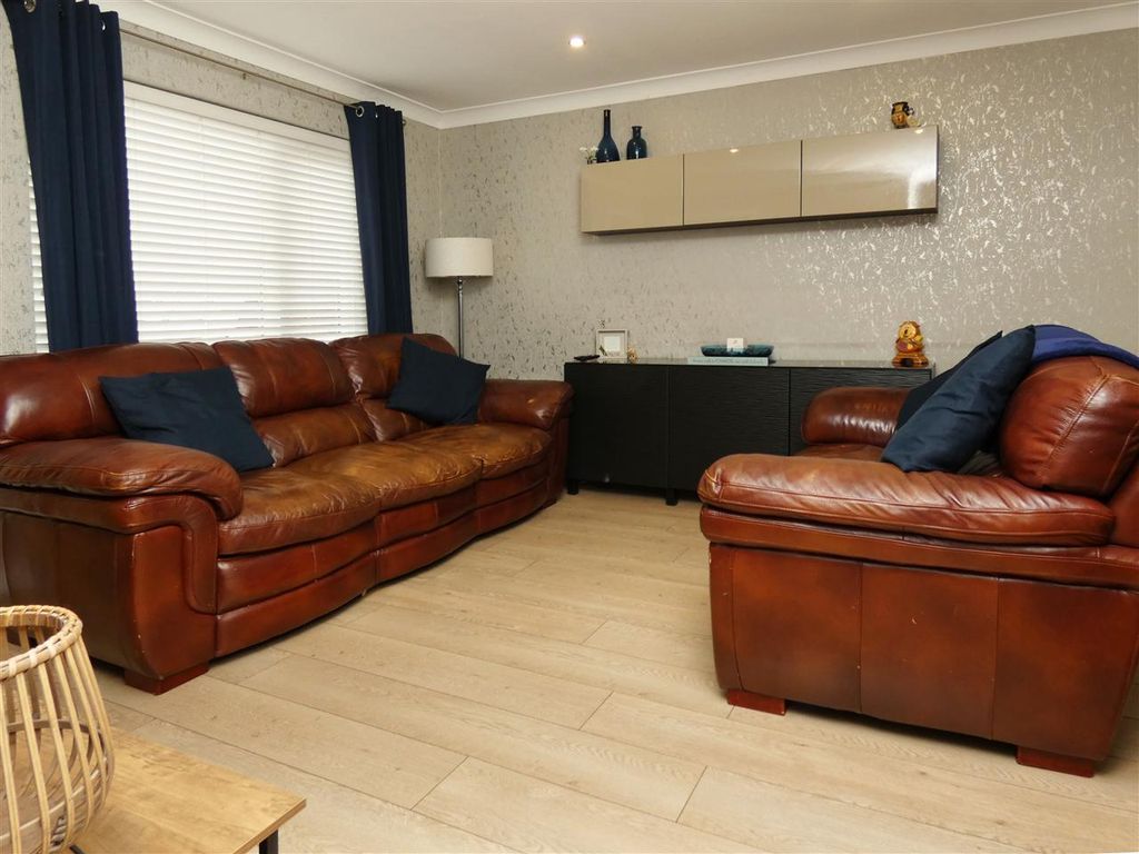 Property photo 3 of 26