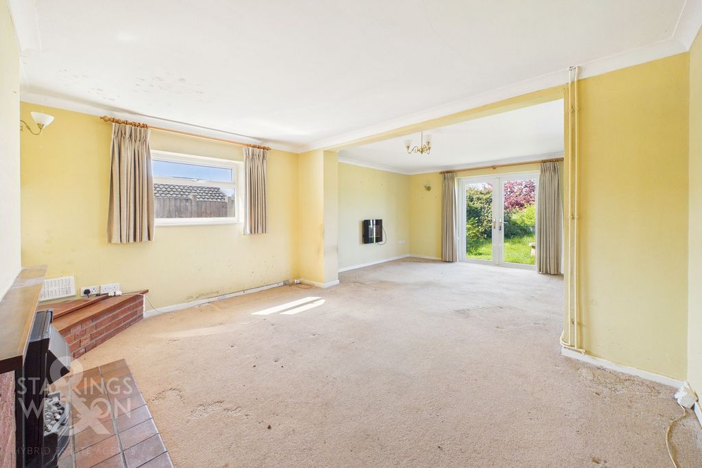 Property photo 2 of 23