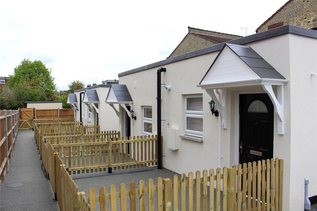 Property photo 1 of 9 Picture No. 11