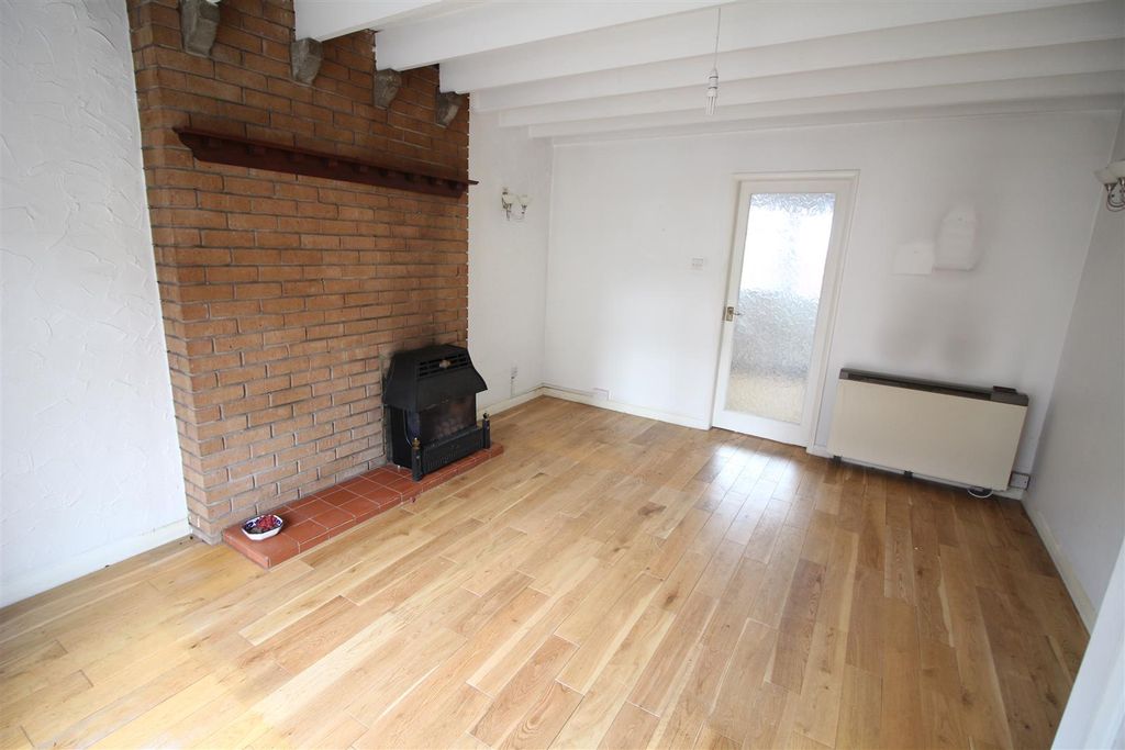 Property photo 2 of 12 Lounge