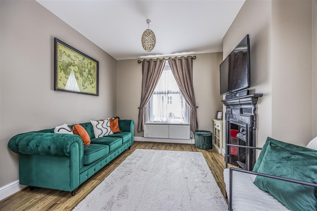 Property photo 2 of 22 Landguard Road, Southsea-Porticomarketing-Nexa-10.