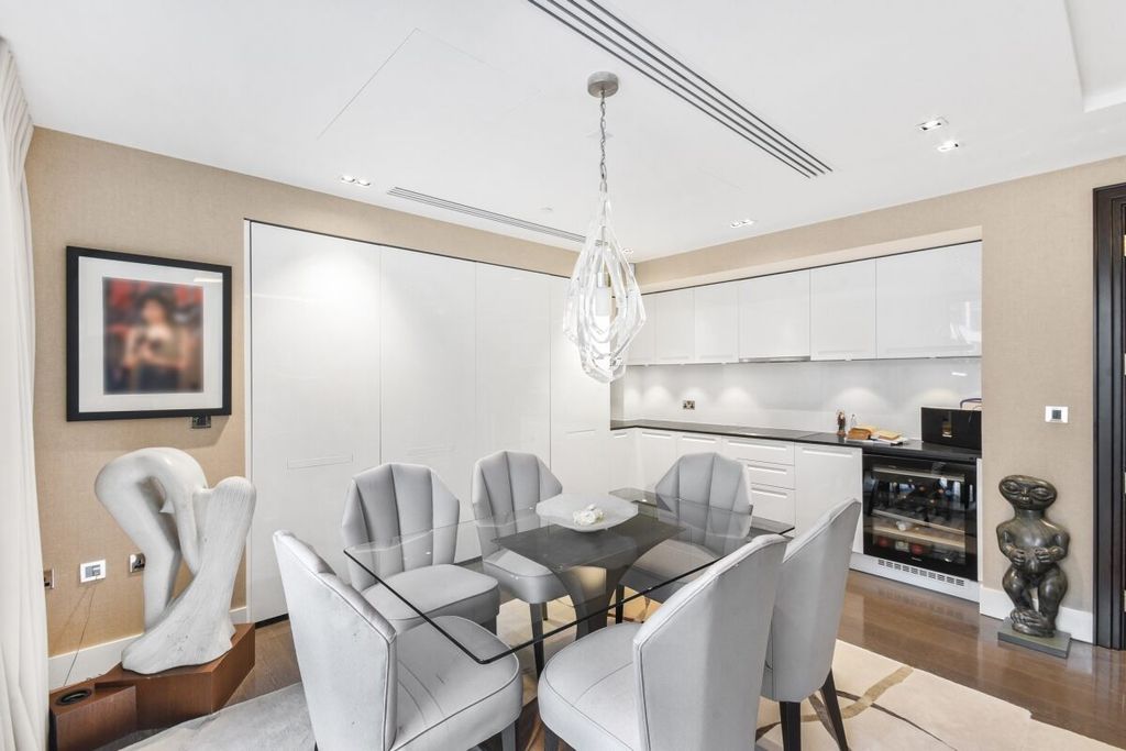 Property photo 3 of 11 Trinity House