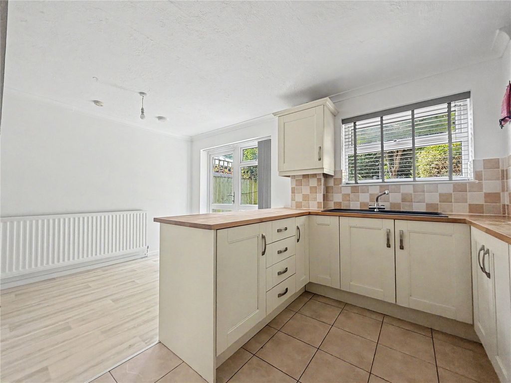 Property photo 3 of 16 Picture No. 11