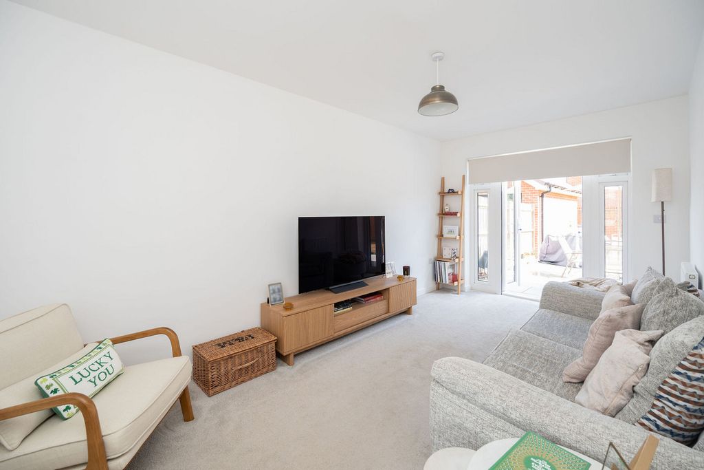 Property photo 3 of 38