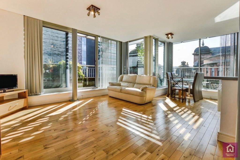 Property photo 2 of 27 Picture No. 70