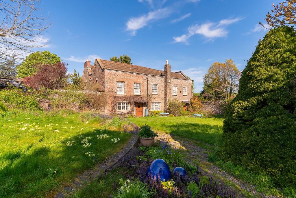 Property photo 2 of 33 Hghkm - External P.Jpg