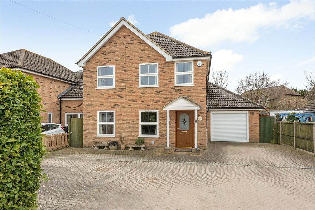 Property photo 1 of 14 Rayham Road, Whitstable