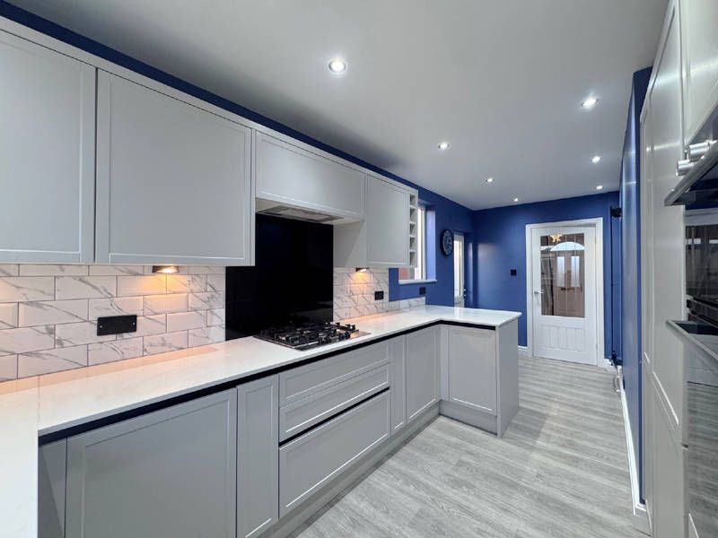 Property photo 2 of 31 Breakfast Kitchen