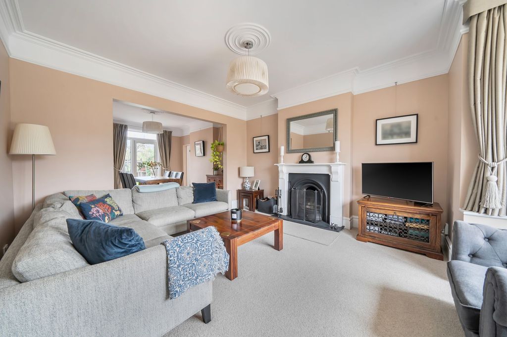 Property photo 3 of 18