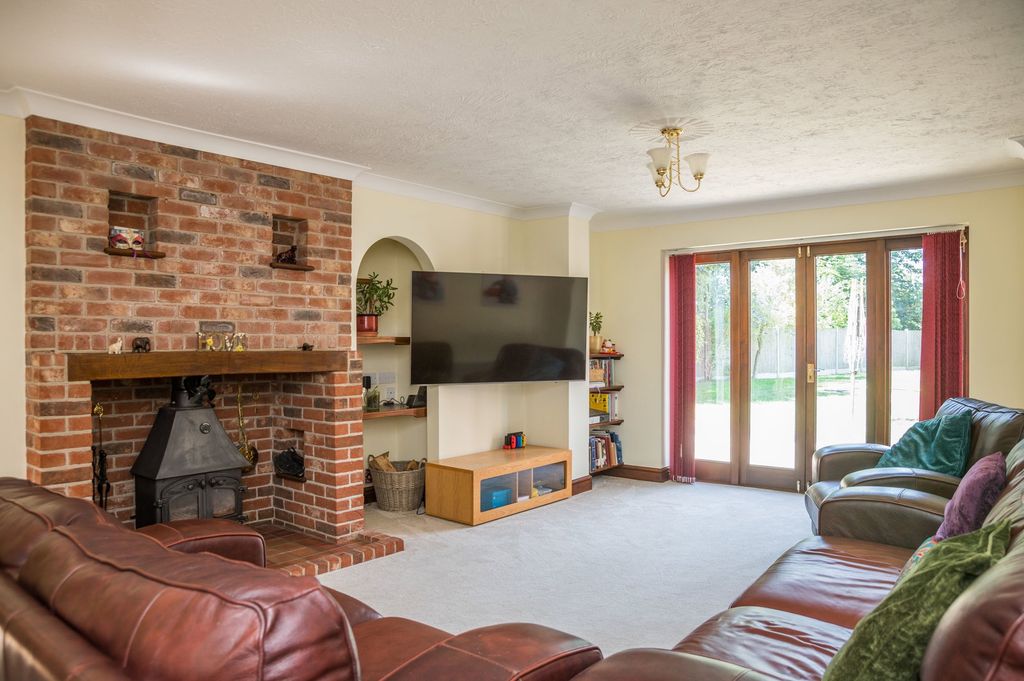 Property photo 3 of 17