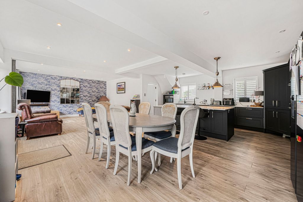 Property photo 3 of 24 Open Plan