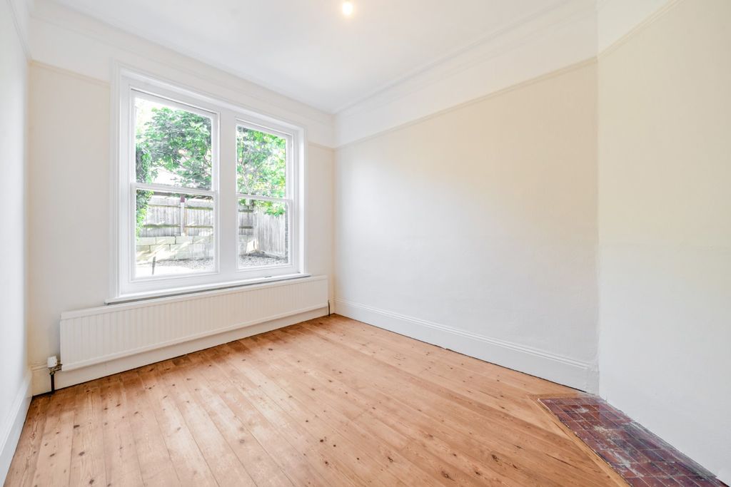 Property photo 2 of 11 Picture No. 10