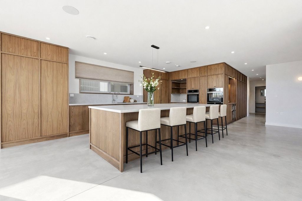 Property photo 3 of 23 Kitchen