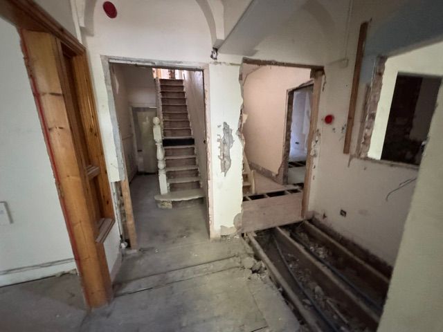 Property photo 2 of 24